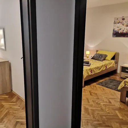 Eugenia Apartament *