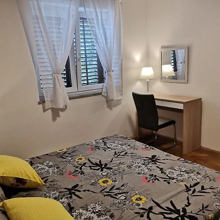 Eugenia Apartment