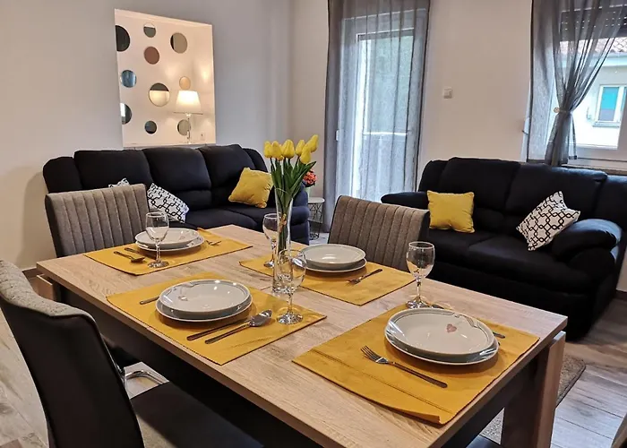 アパート Eugenia プーラ