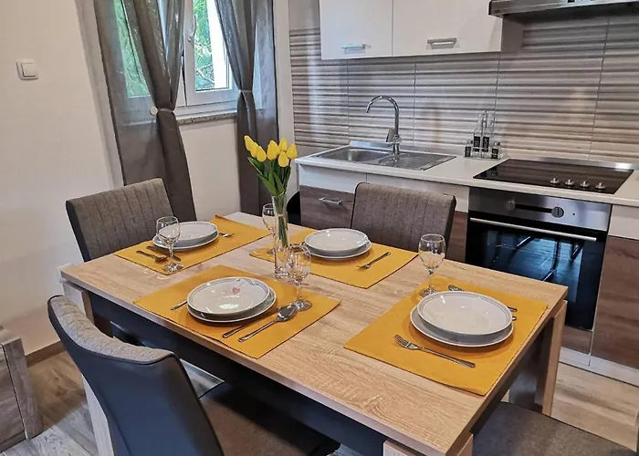 アパート Eugenia プーラ