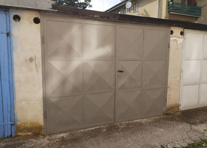 アパート Eugenia プーラ